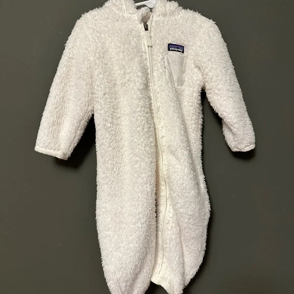 Baby Furry Friends Fleece Bunting
Onesie 12-18Months - Picture 3 of 9